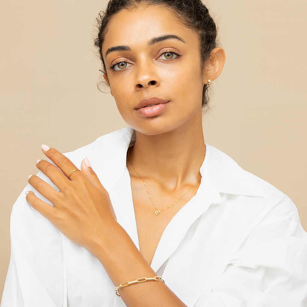 LoveNote™ | Collar con Inicial en Letra de Oro